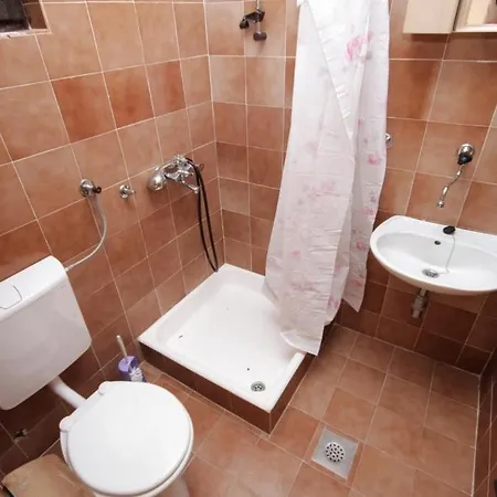 Apartments With A Parking Space Pag - 6529 *