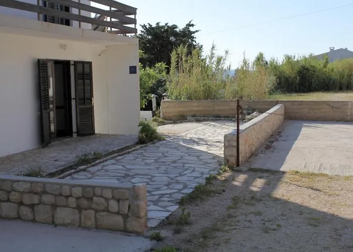 With A Parking Space Pag - 6529 *